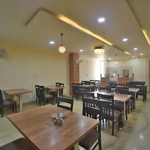 Oyo 70502 Mithila Palace &restaurant Hotel Udaipur